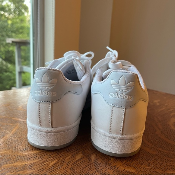Adidas Superstar, sz 9/10.5 - Picture 6 of 6